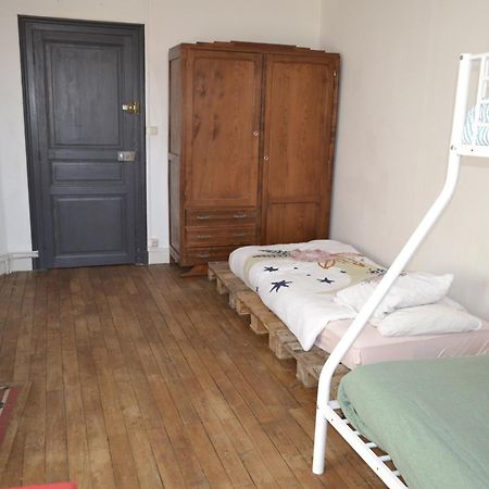شقة Grande Chambre Familiale Pour 2 A 5 Personnes Chef-Boutonne المظهر الخارجي الصورة